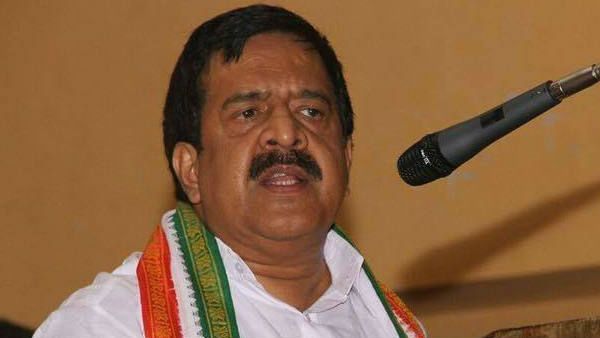 മുഖ്യമന്ത്രി പറഞ്ഞത് പച്ചക്കള്ളം; രാജിയും സിബിഐ അന്വേഷണവും ആവശ്യപ്പെട്ട് 27-ന് യുഡിഎഫ് സത്യാഗ്രഹം