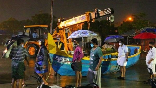 പമ്പ ഡാം തുറക്കാന്‍ സാധ്യത; രക്ഷാപ്രവര്‍ത്തനത്തിനായി മത്സ്യത്തൊഴിലാളികള്‍ പത്തനംതിട്ടയില്‍