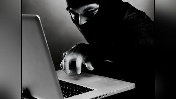 നിങ്ങളുടെ സോഷ്യല്‍ മീഡിയ അക്കൗണ്ട് ഹാക്ക് ചെയ്യപ്പെട്ടേക്കാം; മുന്നറിയിപ്പുമായി കേരള പൊലീസ്