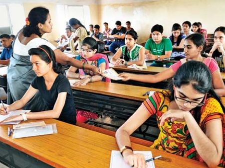 ജെഇഇ പരീക്ഷ നടത്തിപ്പില്‍ പിന്നോട്ടില്ല;660 പരീക്ഷ കേന്ദ്രങ്ങള്‍; ക്രമീകരണങ്ങള്‍ ഇപ്രകാരം