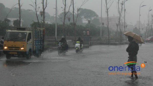 കക്കയത്ത് ഉരുൾപൊട്ടൽ: ഒമ്പത് കുടുംബങ്ങളെ മാറ്റിപ്പാർപ്പിച്ചു, കക്കയം പുഴയിൽ ജലനിരപ്പ് ഉയരുന്നു..