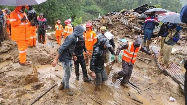 ഉറ്റവര്‍ മണ്ണിനടിയില്‍; രാജമലയില്‍ തിരച്ചില്‍ പുനഃരാരംഭിച്ചു, ഇനിയും കണ്ടെത്താനുള്ളത് 48 പേരെ