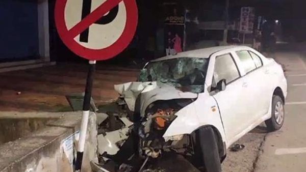 സുഹൃത്തിന്റെ വീട്ടിൽ പോയി മടങ്ങവെ കിളിമാനൂരിൽ കാർ കലുങ്കിലിടിച്ച് തകർന്നു, 4 പേർ മരിച്ചു