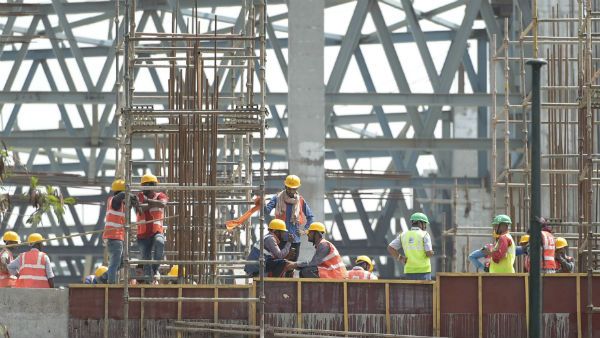 ദിവസവേതനക്കാർക്കിടയിലെ ആത്മഹത്യ വർധിച്ചു: ഇന്ത്യയിൽ മരിച്ചുവീണത് 23, 563 പേർ!!