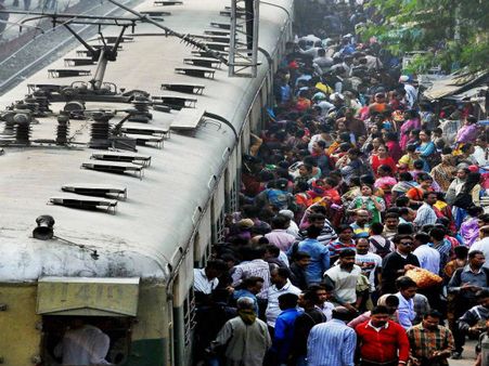 തിരക്കേറിയ സ്റ്റേഷനിലെ യാത്രക്കാരില്‍ നിന്നും യൂസര്‍ ഫീസ് ഈടാക്കാനൊരുങ്ങി റെയില്‍വേ;നിരക്ക് വര്‍ധന