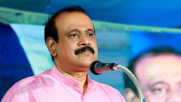 'സെൻകുമാർ വിഷം കഴിച്ച് ആത്മഹത്യയ്ക്ക് ശ്രമിച്ചു', ഫോൺകോളിന് പിറകെ നെട്ടോട്ടമോടി പോലീസ്! കണ്ടെത്തിയത്