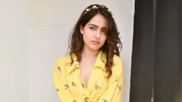 നടിയെ വിവാഹം കഴിക്കണം, നിരസിച്ചതോടെ ഓഡി കാറിലെത്തി നടിയെ കുത്തിവീഴ്ത്തി യുവാവ്