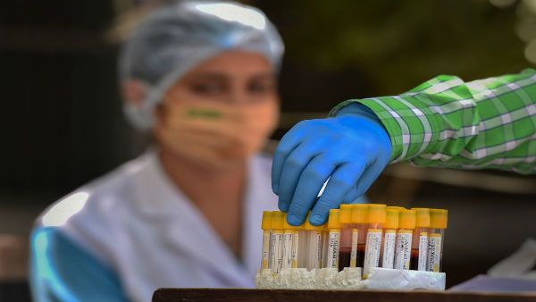 പ്രതീക്ഷ ഇരട്ടിപ്പിച്ച്‌ ഓക്‌സ്‌ഫോര്‍ഡ്‌ വാക്‌സിന്‍; കോവിഡിനെതിരെ 70% ഫലപ്രദം