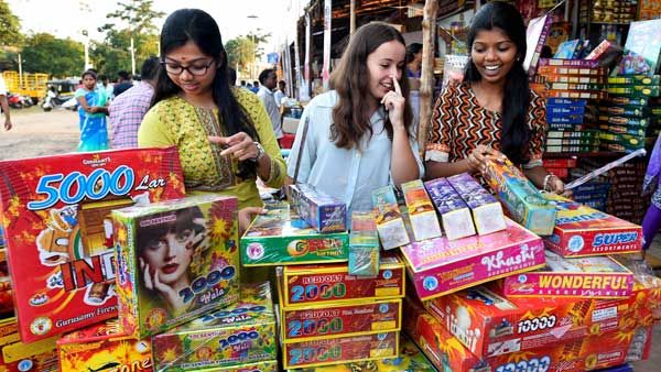 ദീപാവലിക്ക് രണ്ട് മണിക്കൂര്‍ നേരത്തേക്ക് പടക്കങ്ങള്‍ പൊട്ടിക്കാം; പുതിയ ഉത്തരവുമായി ഹരിയാന സര്‍ക്കാർ