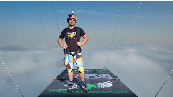 ബുർജ് ഖലീഫയിൽ നിന്നും ചാടി ചരിത്രമിട്ട വിന്‍സെന്റ് റെഫെറ്റ് പരിശീലനത്തിനിടെ മരണപ്പെട്ടു