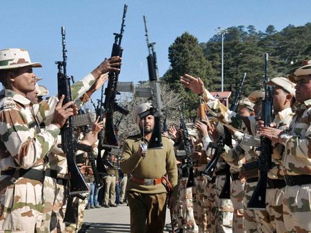 'വീണ്ടും പ്രചോദിപ്പിക്കുന്നു' അഞ്ച്‌ വയസുകാരനെ ആദരിച്ച്‌ ഇന്തോ ടിബറ്റന്‍ പൊലീസ്