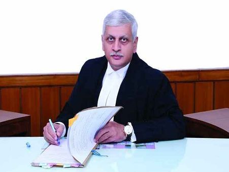 ജഗന്‍ റെഡ്ഡിക്കെതിരായ കേസില്‍ നിന്ന് ജസ്റ്റിസ് യുയു ലളിത് പിന്‍മാറി; കേസ് മറ്റൊരു ബെഞ്ചിന്