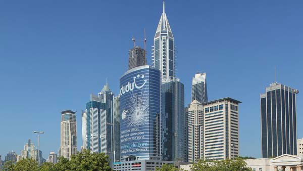 പുതുവത്സരം അടിപൊളിയാക്കാന്‍ യുഎഇ, ദുബായിലും ഷാര്‍ജയിലും സൗജന്യ പാര്‍ക്കിംഗ്!!