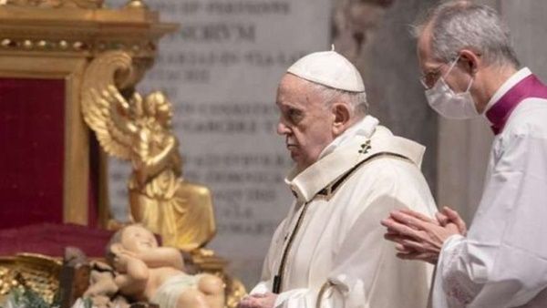 പാവപ്പെട്ടവരുടെ നേരെ കണ്ണടയ്ക്കരുതെന്ന് മാര്‍പ്പാപ്പ; വത്തിക്കാനിലെ ചടങ്ങില്‍ പങ്കെടുത്തത് 100 പേര്‍