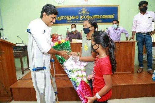 പരിഹസിച്ച സ്ഥാനാര്‍ഥിയെ വീട്ടിലെത്തി കണ്ടു; സലീം ഇനി പഞ്ചായത്തിന്റെ അമരത്ത്‌