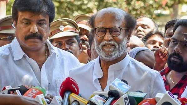 ബാഷ സ്റ്റൈലില്‍ രജനികാന്ത്; തമിഴകം കീഴടക്കാന്‍ ഓട്ടോക്കാരന്‍, പുതിയ പാര്‍ട്ടിയുടെ പേരും ചിഹ്നവും...