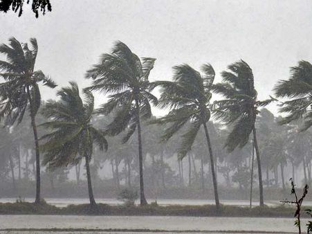 ബുറെവി ചുഴലിക്കാറ്റ്‌; തെക്കന്‍ ജില്ലകളില്‍ കനത്ത മഴലഭിക്കും; ജാഗ്രത പാലിച്ച്‌ സര്‍ക്കാര്‍