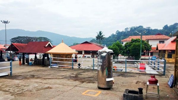 വരുമാനനഷ്ടം: ശബരിമലയിലെ കടകള്‍ വീണ്ടും ലേലത്തിന് വെച്ച് ദേവസ്വം ബോര്‍ഡ്