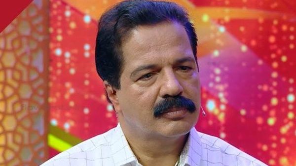 റിപ്പബ്ലിക് ടിവി സിഇഒയുടെ അറസ്റ്റിനെതിരെ ആര്‍ ശ്രീകണ്ഠന്‍ നായര്‍; മുംബൈ പൊലീസിന്‍റേത് പ്രതികാര നടപടി