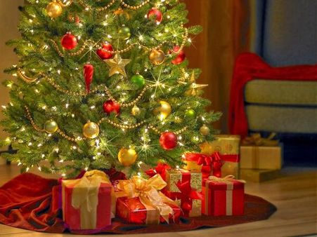 ക്രിസ്തുമസിനെ വരവേറ്റ് വിശ്വാസികൾ; ദേവാലയങ്ങളിൽ തിരുപ്പിറവി ചടങ്ങുകൾ നടത്തി