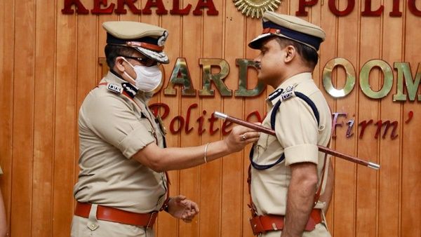 262 പൊലീസ് ഉദ്യോഗസ്ഥര്‍ക്ക് പ്രവര്‍ത്തന മികവിന് 'ബാഡ്ജ് ഓഫ് ഓണര്‍' പുരസ്കാരങ്ങള്‍ വിതരണം ചെയ്തു