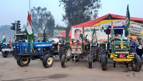 ഐതിഹാസിക സമരത്തിന് സാക്ഷ്യം വഹിക്കാന്‍ ദില്ലി; കര്‍ഷകരുടെ ഒരു ലക്ഷത്തോളം ട്രാക്ടറുകള്‍ തലസ്ഥാനത്തേക്ക്