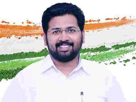 അച്ഛന്റെ ഓർമയിൽ സ്പീക്കർ കസേരയിൽ ശബരീനാഥൻ: പദവിലഭിച്ചതെങ്ങനെ