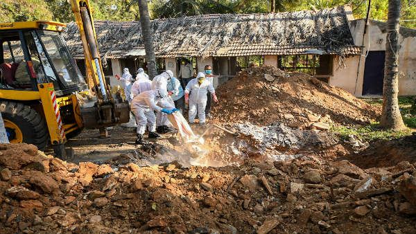 പക്ഷിപ്പനി: ഇന്ത്യയും 10 യൂറോപ്യൻ രാജ്യങ്ങളും പക്ഷിപ്പനി, പത്ത് ദിവസങ്ങൾക്കിടെ ചത്തത് ലക്ഷക്കണക്കിന് പക്ഷികൾ