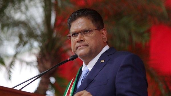 റിപ്പബ്ലിക് ദിന പരേഡില്‍ സുരിനാം പ്രസിഡന്റ് ചന്ദ്രികപേർസാദ് സന്തോഖി ഇന്ത്യയുടെ മുഖ്യാതിഥിയാവും