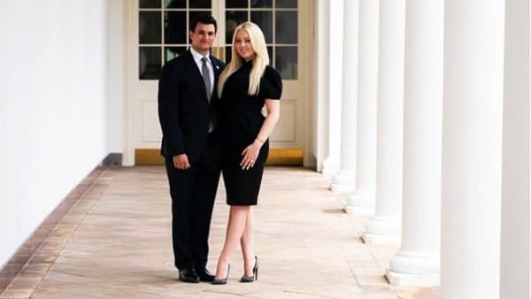 വൈറ്റ് ഹൌസിൽ അവസാന മണിക്കുറുകൾ: മകളുടെ വിവാഹ നിശ്ചയം നടത്തി ഡൊണാൾഡ് ട്രംപ്, ചരിത്ര നിമിഷങ്ങളെന്ന് ട്വീറ്റ്!!