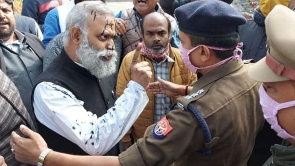 ആംആദ്മി എംഎല്‍എ സോംനാഥ് ഭാരതി ഉത്തര്‍പ്രദേശില്‍ അറസ്റ്റില്‍; 14 ദിവസത്തേക്ക് റിമാന്‍ഡ് ചെയ്തു