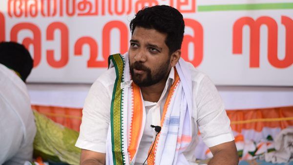 പിഎസ്സി സമരം: 'ഇടനിലക്കാരെ വെച്ച് ചർച്ച, മന്ത്രിമാർക്ക് സമയമില്ല', മുഖ്യമന്ത്രിയുടെ പരാജയമെന്ന് ഷാഫി പറമ്പിൽ
