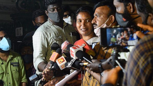 സർക്കാരിൽ വിശ്വാസമില്ലാഞ്ഞിട്ടല്ല, സമാധാനപരമായി സമരം തുടരുമെന്ന് പി എസ് സി ഉദ്യോഗാർത്ഥികൾ