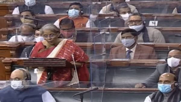 പ്രതിരോധത്തിന് കൂടുതൽ വിഹിതം നീക്കി വെച്ച് കേന്ദ്ര ബജറ്റ്, കഴിഞ്ഞ തവണത്തേക്കാൾ 19% കൂടുതൽ