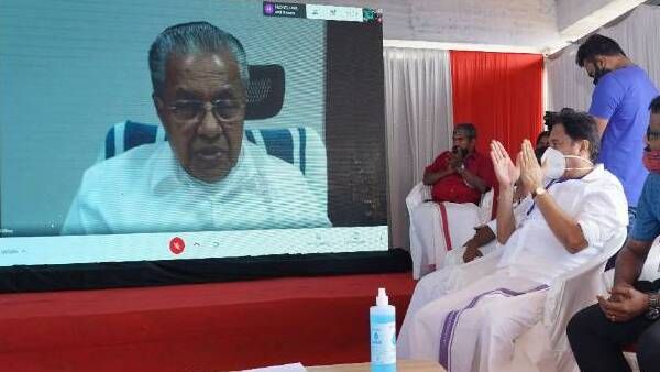 മൂന്ന് മത്സ്യബന്ധന തുറമുഖങ്ങള്‍ കൂടി പ്രവര്‍ത്തന സജ്ജം, മുഖ്യമന്ത്രി നാടിന് സമര്‍പ്പിച്ചു