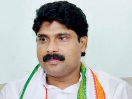 ടി സിദ്ധിഖിനെ മത്സരിപ്പിക്കാതിരിക്കാൻ നീക്കം, പിന്നിൽ യുവനേതാവെന്ന് ആക്ഷേപം