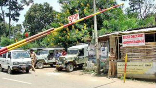 അതിര്‍ത്തികളടച്ചില്ല; നിയന്ത്രണം കടുപ്പിക്കാതെ കര്‍ണാടക