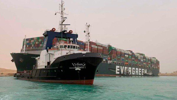 'അവള്‍ സ്വതന്ത്രയായി': സൂയസ് കനാലിൽ കുടുങ്ങിയ ഭീമൻ ചരക്കുകപ്പൽ നീക്കി, ജലഗതാഗതം പുനസ്ഥാപിച്ചു