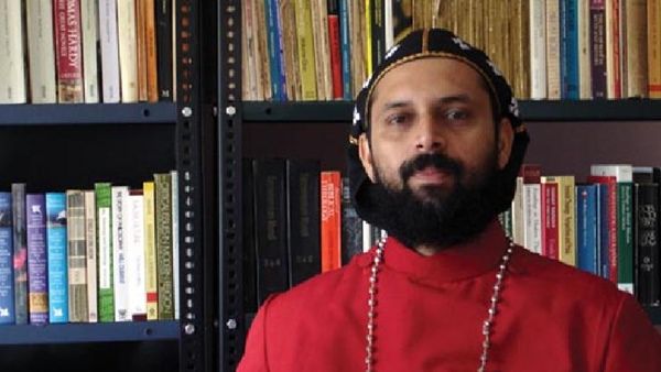 ലൗ ജിഹാദ് ഭാവനസൃഷ്ടി; പുതിയൊരു ഇടതുപക്ഷം ഉദയം ചെയ്യേണ്ടതുണ്ട് ഗീവർഗിസ് മാർ കുറിലോസ്