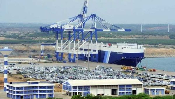 ഹമ്പന്‍ടോട്ട തുറമുഖം ചൈനീസ് കൈകളിലേക്ക്, കടക്കെണിയില്‍ കുരുങ്ങി ശ്രീലങ്ക, ഭീഷണി ഇന്ത്യക്ക്!!