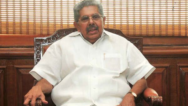 സുധാകരന്‍ അധ്യക്ഷനാവണമെന്ന് വയലാര്‍ രവി, മുല്ലപ്പള്ളിക്ക് ആരെയും അറിയില്ല, ദില്ലി നിയമനം