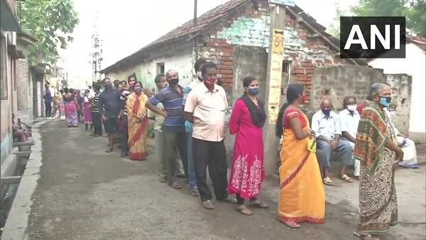 43 മണ്ഡലങ്ങള്‍, 306 സ്ഥാനാര്‍ത്ഥികള്‍; പശ്ചിമ ബംഗാളില്‍ ആറാം ഘട്ട വോട്ടെടുപ്പ് ആരംഭിച്ചു