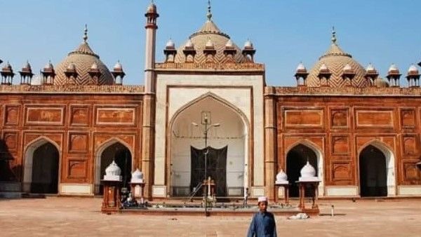 ആഗ്ര ജുമാമസ്ജിന് താഴെ കൃഷ്ണന്റെ വിഗ്രഹമുണ്ട്; പരിശോധിക്കണം, യുപി കോടതിയില്‍ ഹര്‍ജി