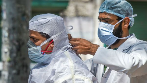 എറണാകുളത്ത് അടിയന്തരമായി ഡിസിസികളും സിഎഫ്എല്‍ടിസികളും സജ്ജമാക്കും: തീരുമാനം ഉന്നതതല യോഗത്തിൽ