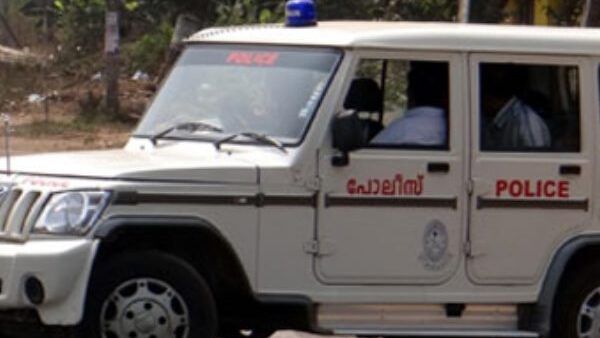 കൊവിഡ് വ്യാജപ്രചരണങ്ങളില്‍ അതിവേഗ നടപടി; പൊലീസിനെ അഭിനന്ദിച്ച് വിഎന്‍ വാസവന്‍