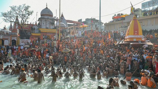 കുംഭമേള: ഹരിദ്വാറില്‍ രണ്ട് ദിവസത്തിനിടെ കോവിഡ് സ്ഥിരീകരിച്ചത് ആയിരത്തിലേര്‍ പേര്‍ക്ക്