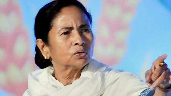 ബംഗാളിൽ അഞ്ചാം ഘട്ട വോട്ടെടുപ്പ് അവസാനിച്ചു; മമതയുടെ ഫോൺ ചോർത്തിയെന്ന് തൃണമൂൽ