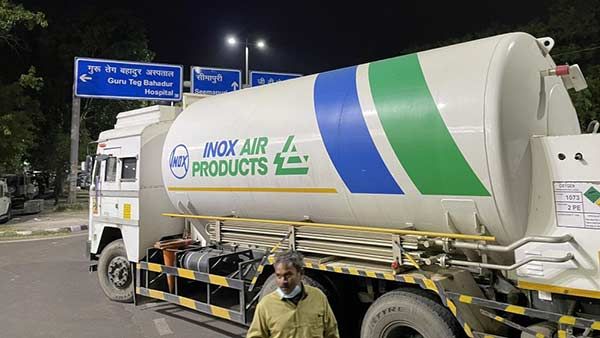 ഓക്സിജന്‍ വിതരണ വാഹനങ്ങള്‍ക്ക് തടസ്സം സ‍ൃഷ്ടിച്ചാല്‍ കർശന നടപടി: ലൈസന്‍സ് റദ്ദ് ചെയ്യും