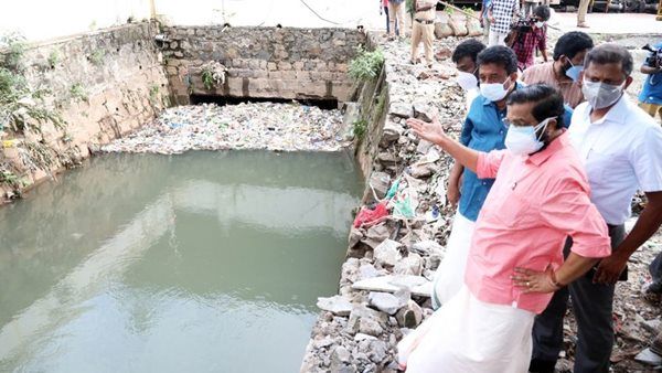 കനത്ത മഴയിൽ മുങ്ങി തിരുവനന്തപുരം, തമ്പാനൂരിലെ വെള്ളക്കെട്ട് നീക്കാൻ അടിയന്തര നടപടി