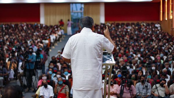 രണ്ടാം പിണറായി സര്‍ക്കാരിന്റെ സത്യപ്രതിജ്ഞ അല്‍പസമയത്തിനകം, മുഖ്യമന്ത്രിയും മന്ത്രിമാരുമെത്തി